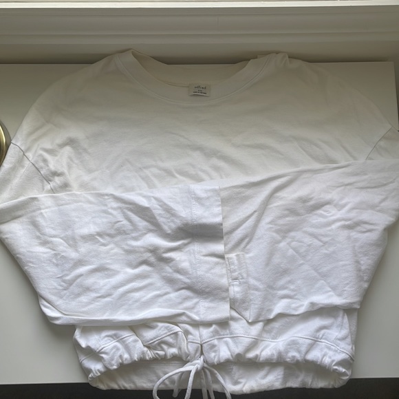 Aritzia/Wilfred White Longsleeve Tie Up Bottom Shirt - Picture 3 of 5
